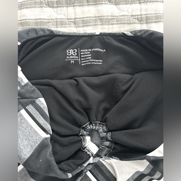 Albion Key One-Piece Medium - Picture 4 of 11